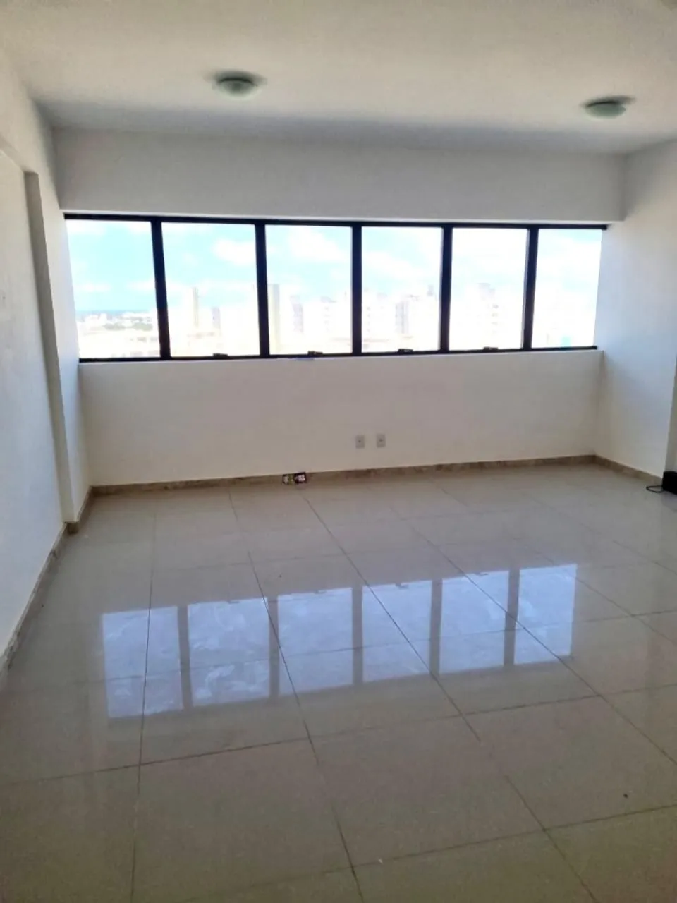 Sala Comercial para Locação em Lauro de Freitas, Buraquinho, 1 banheiro, 1 vaga