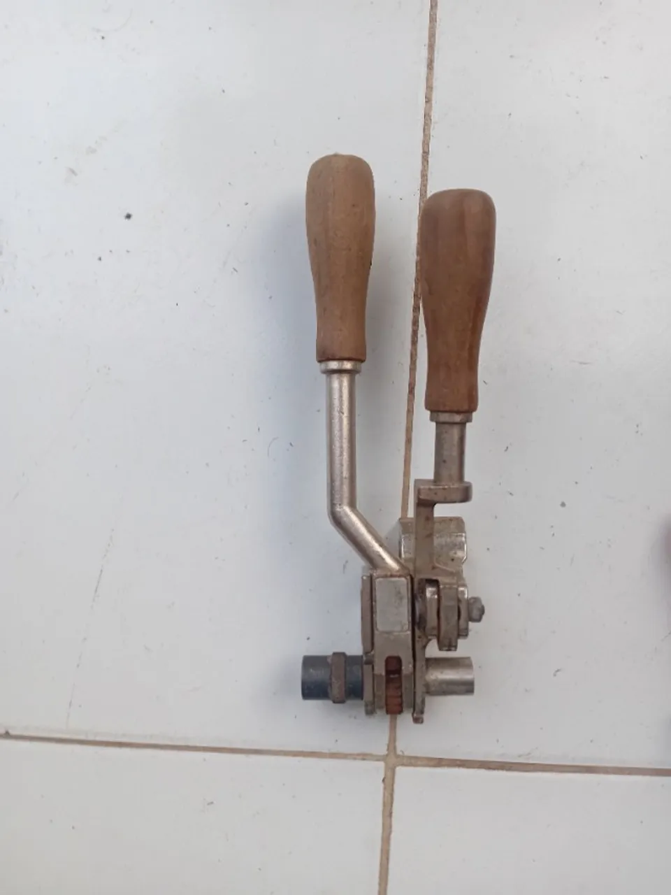 Vendo kit de ferramentas para serviços elétricos