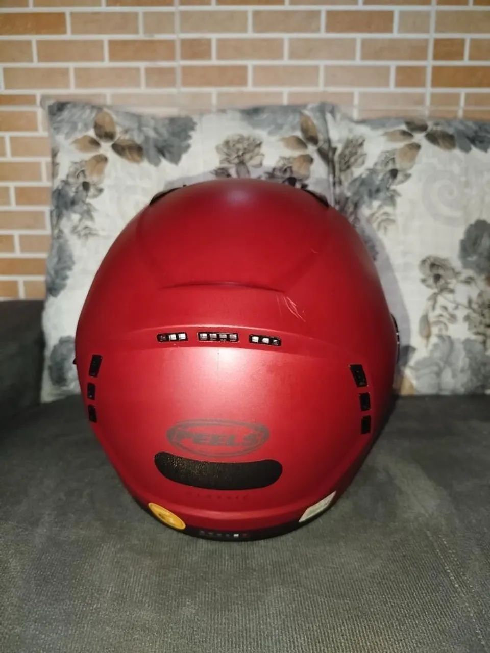 Capacete Vermelho Fosco Com Visor Escuro. - Foto 5