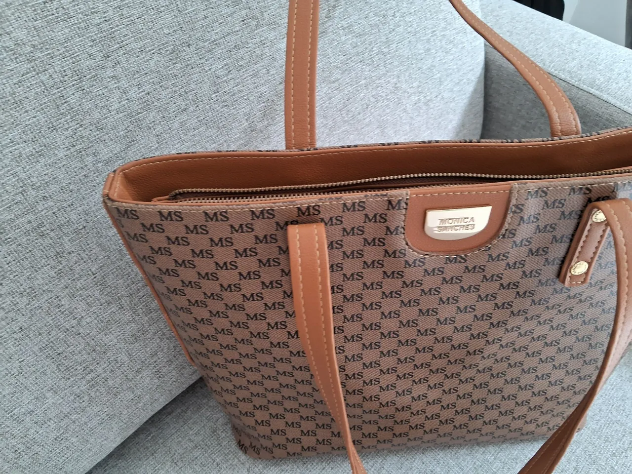 Bolsa Mônica Sanches
