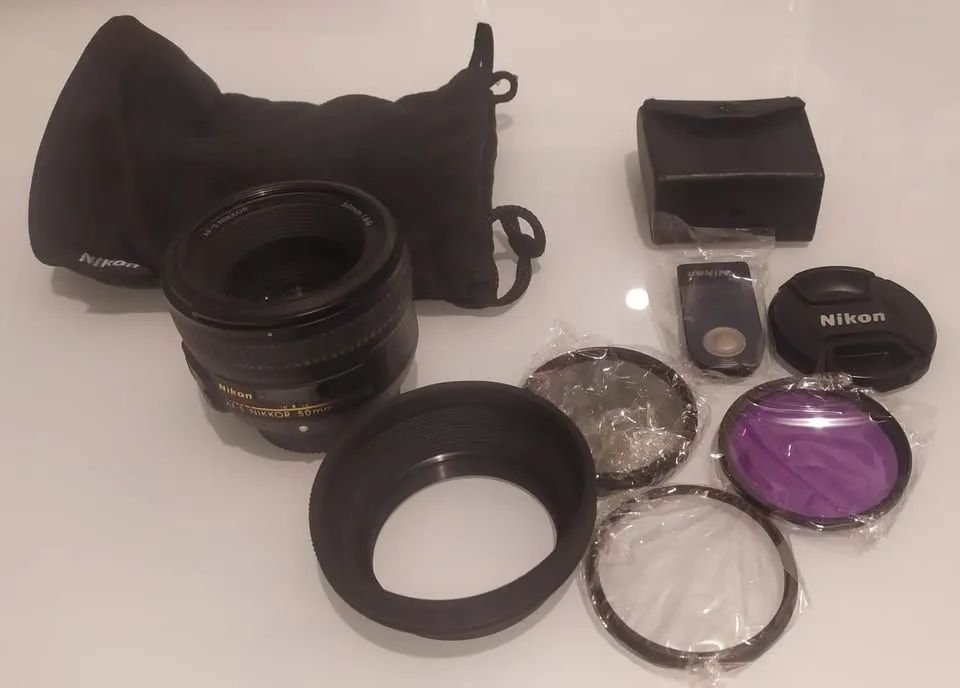 Lente Nikon 50mm 1.8G com acessórios<br> - Foto 3