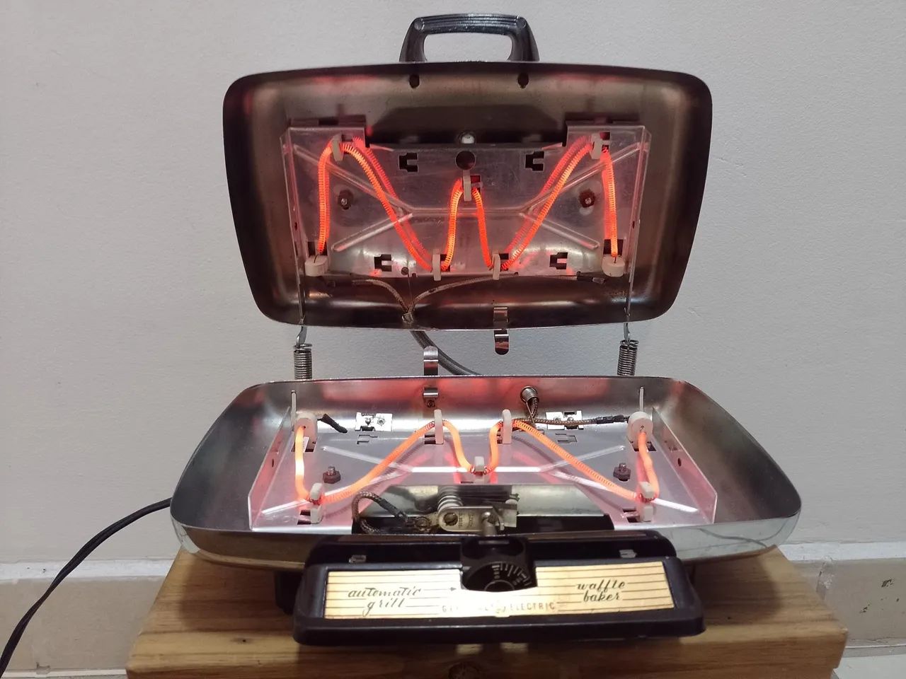 Grill e Waffle Maker Elétrico General Electric Vintage