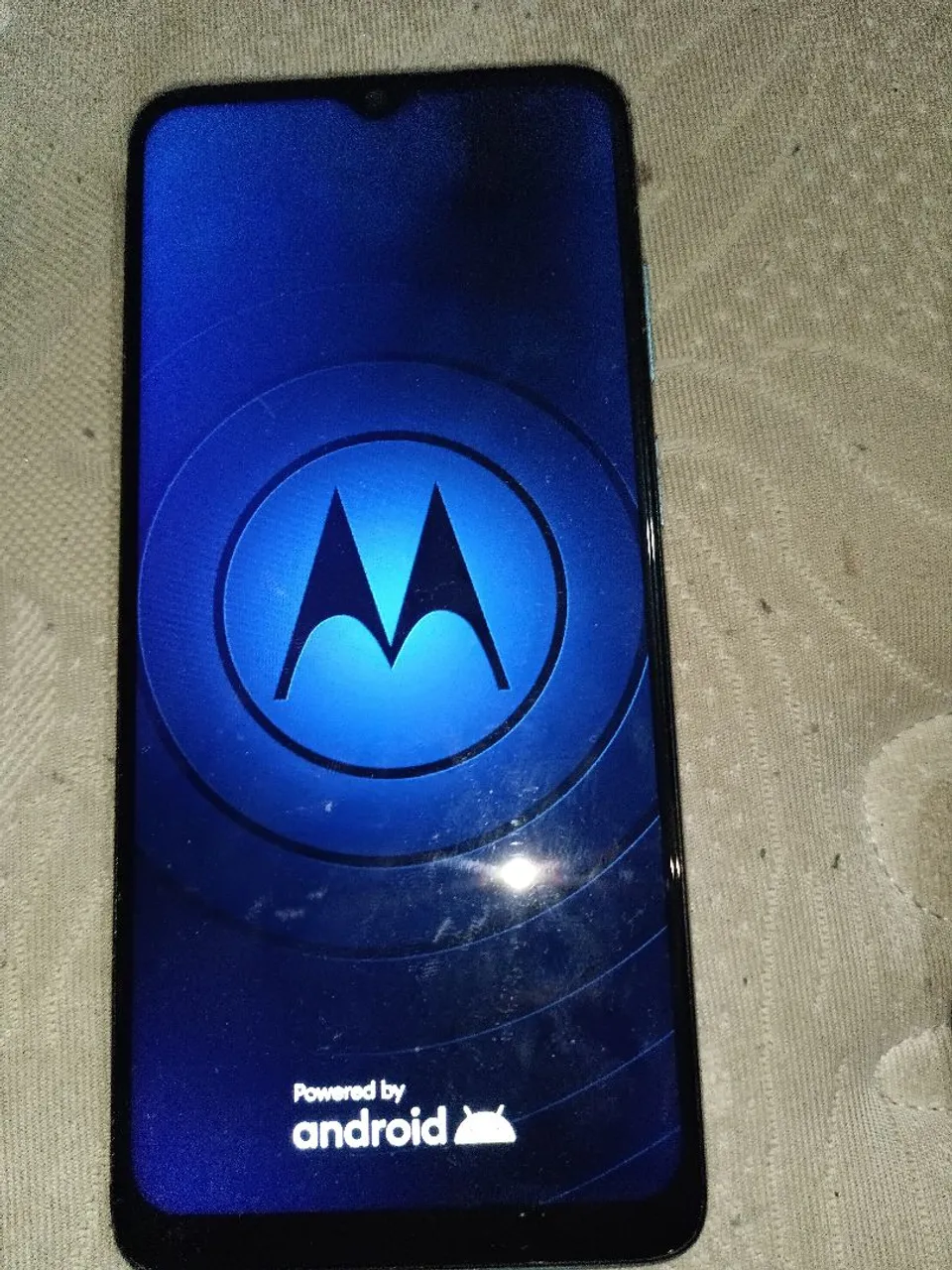 Motorola E22