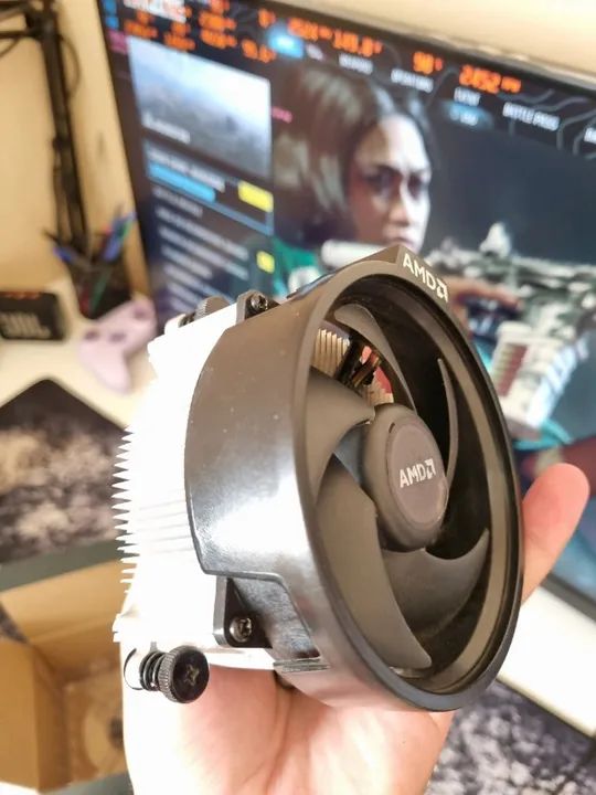 Processador Ryzen 5 3400g com placa de video integrada Rx Vega 11 com cooler box