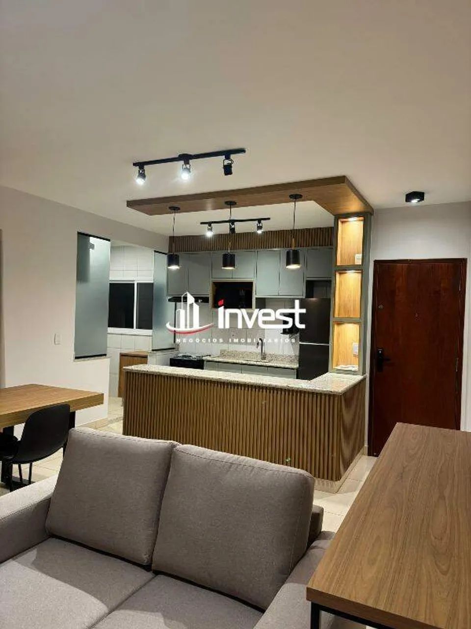 Apartamento à venda no Bairro Universitário com 2 quartos, lavanderia e 1 vaga de garagem