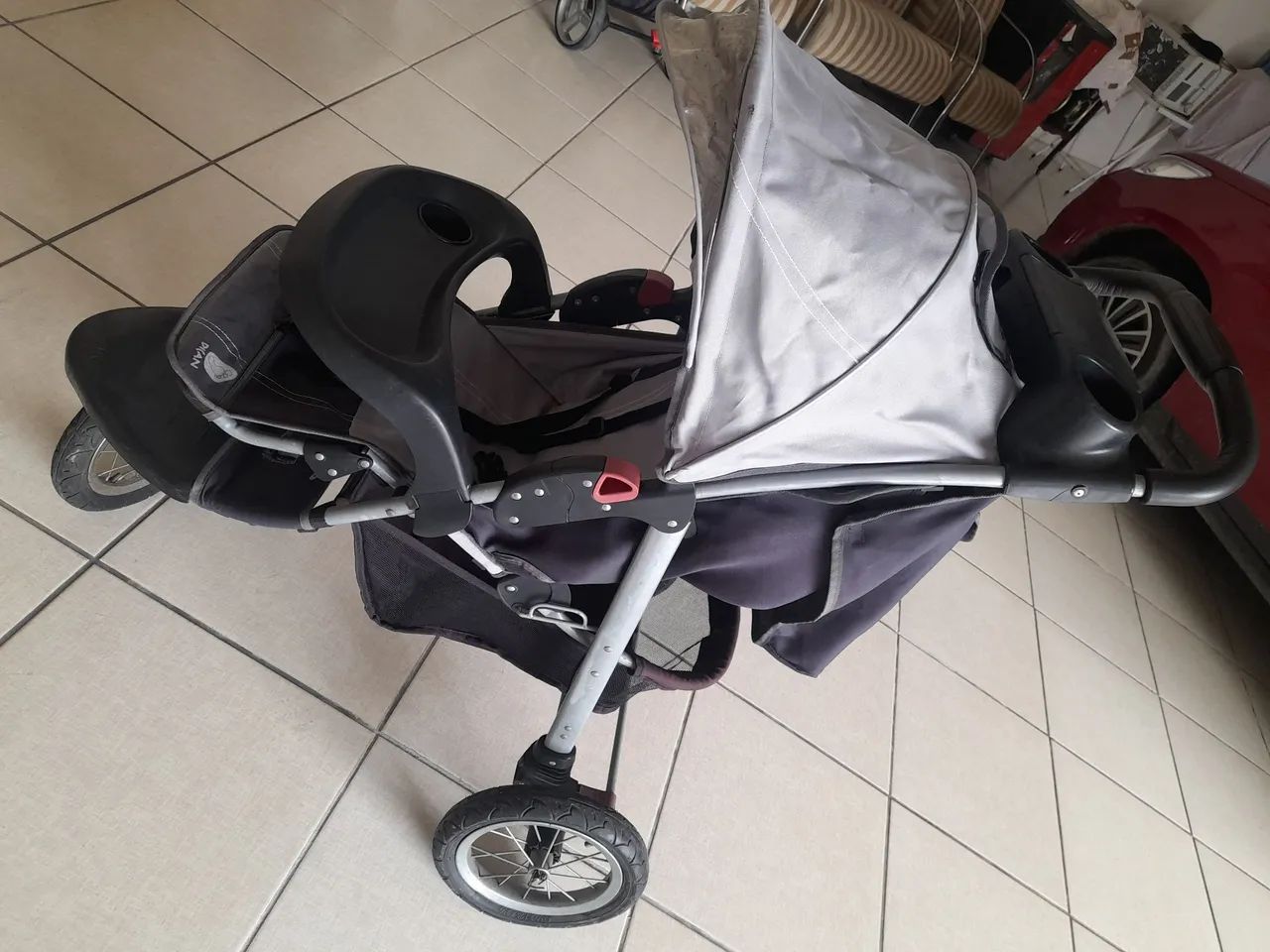 Carrinho de Bebê Infantil com Bandeja e Porta Copos - Foto 4