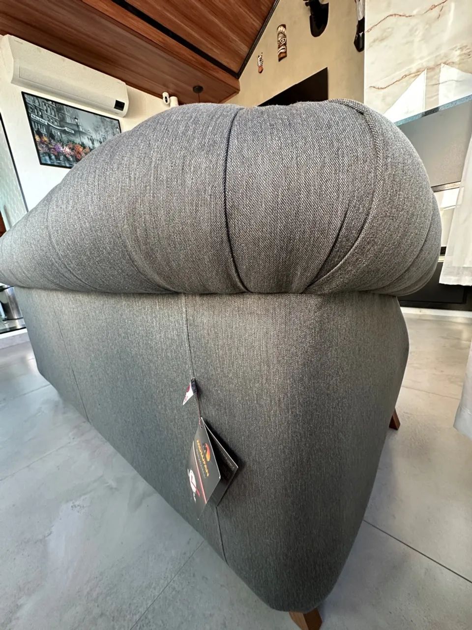 Sofá Cinza Elegante para Sala de Estar - Foto 3