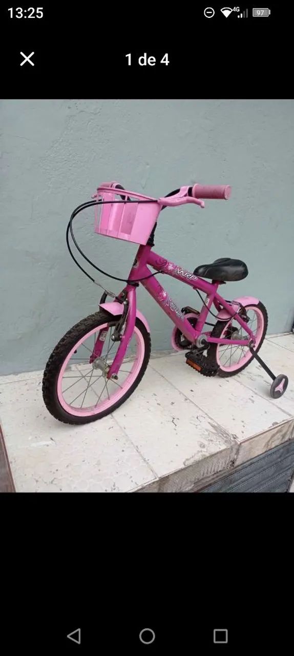 Bicicleta infantil semi nova ROSA