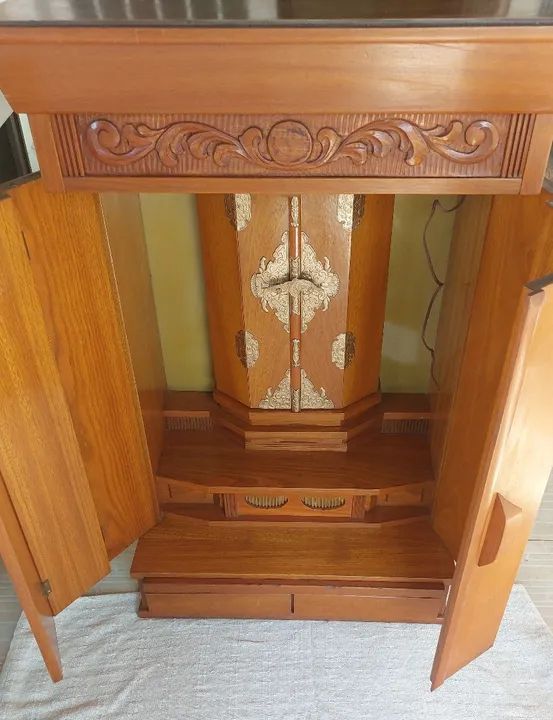 Oratório antigo de chão 