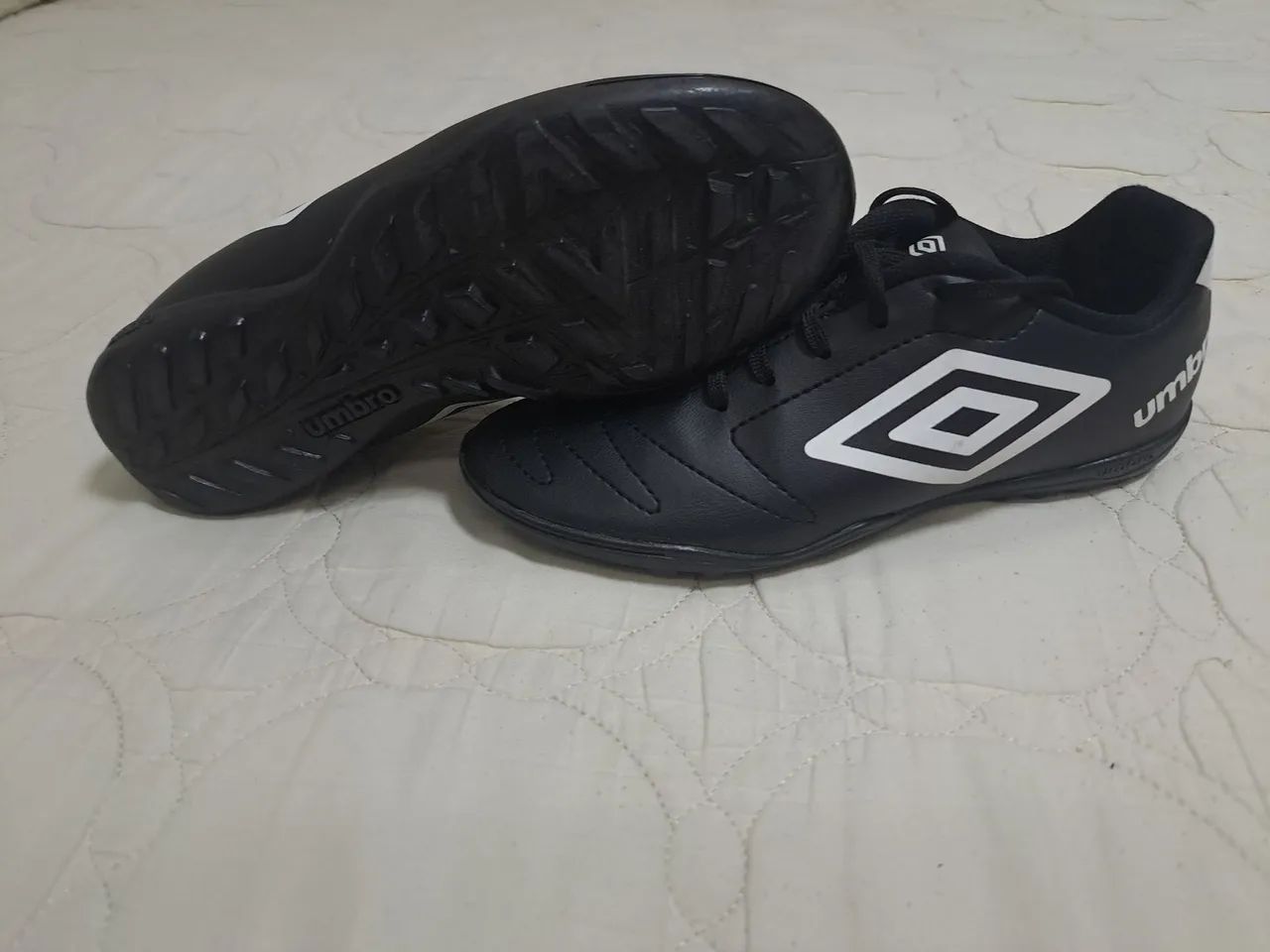 Chuteiras Umbro Society - Tamanho 36