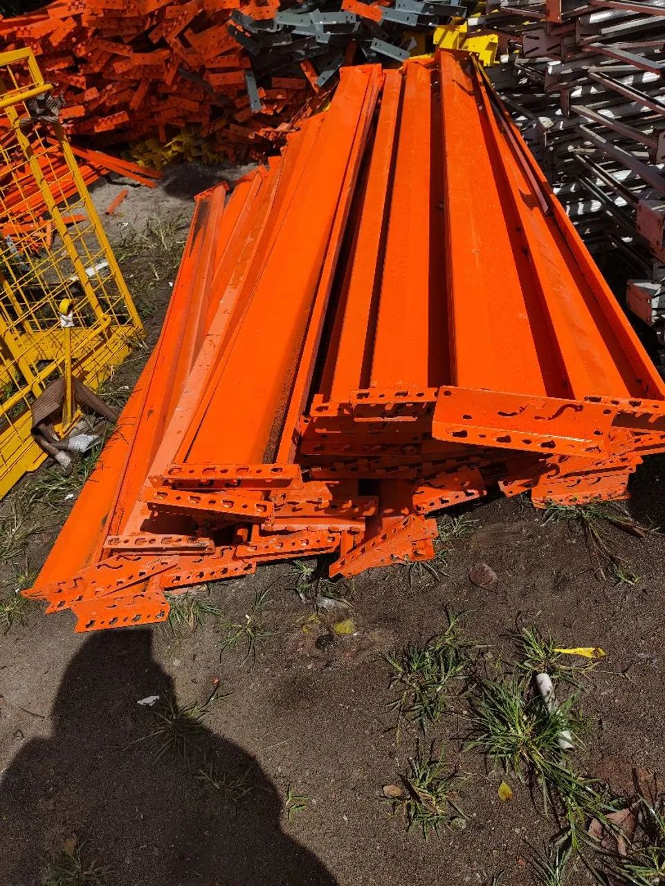 Lote de Longarinas /Montantes diversas para porta paletes - Foto 3