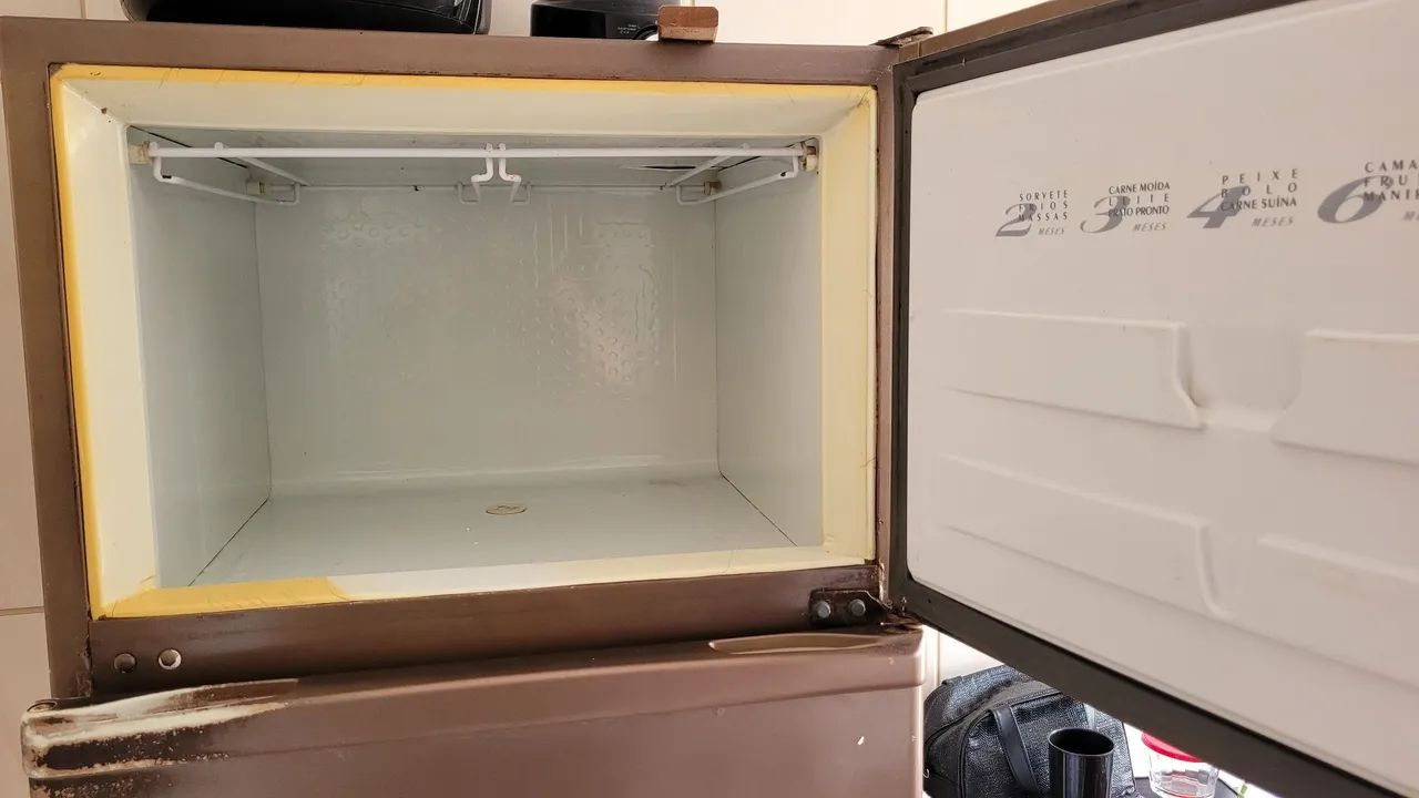 Geladeira Duplex Usada Antiga - Foto 3
