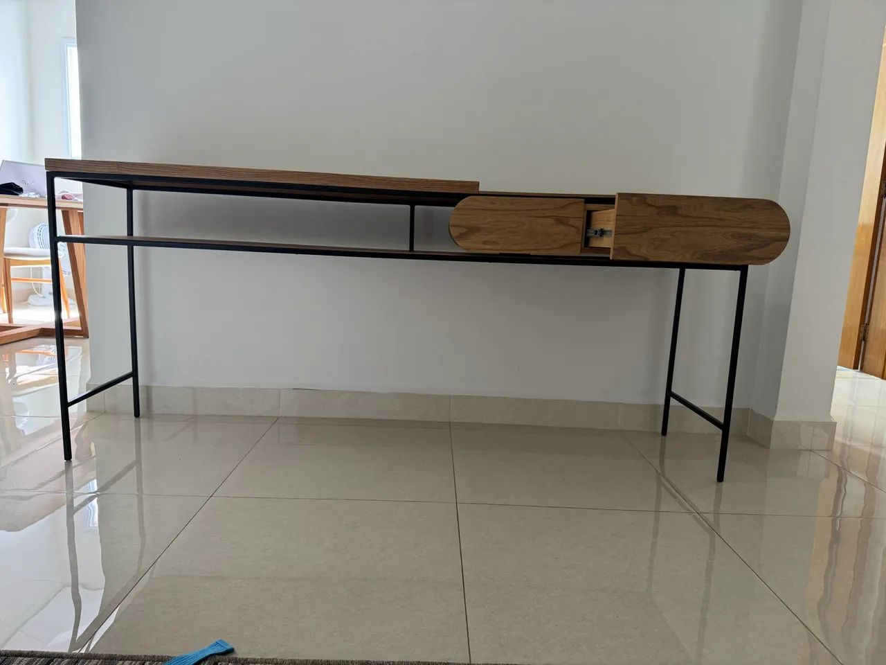 Aparador em madeira maciça 64311797047938121