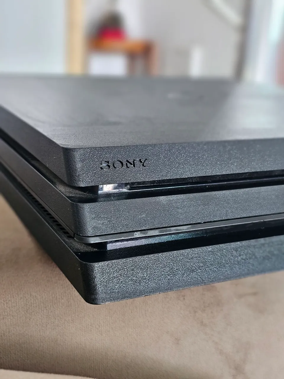 PlayStation 4 Pro + 2 controles + Câmera