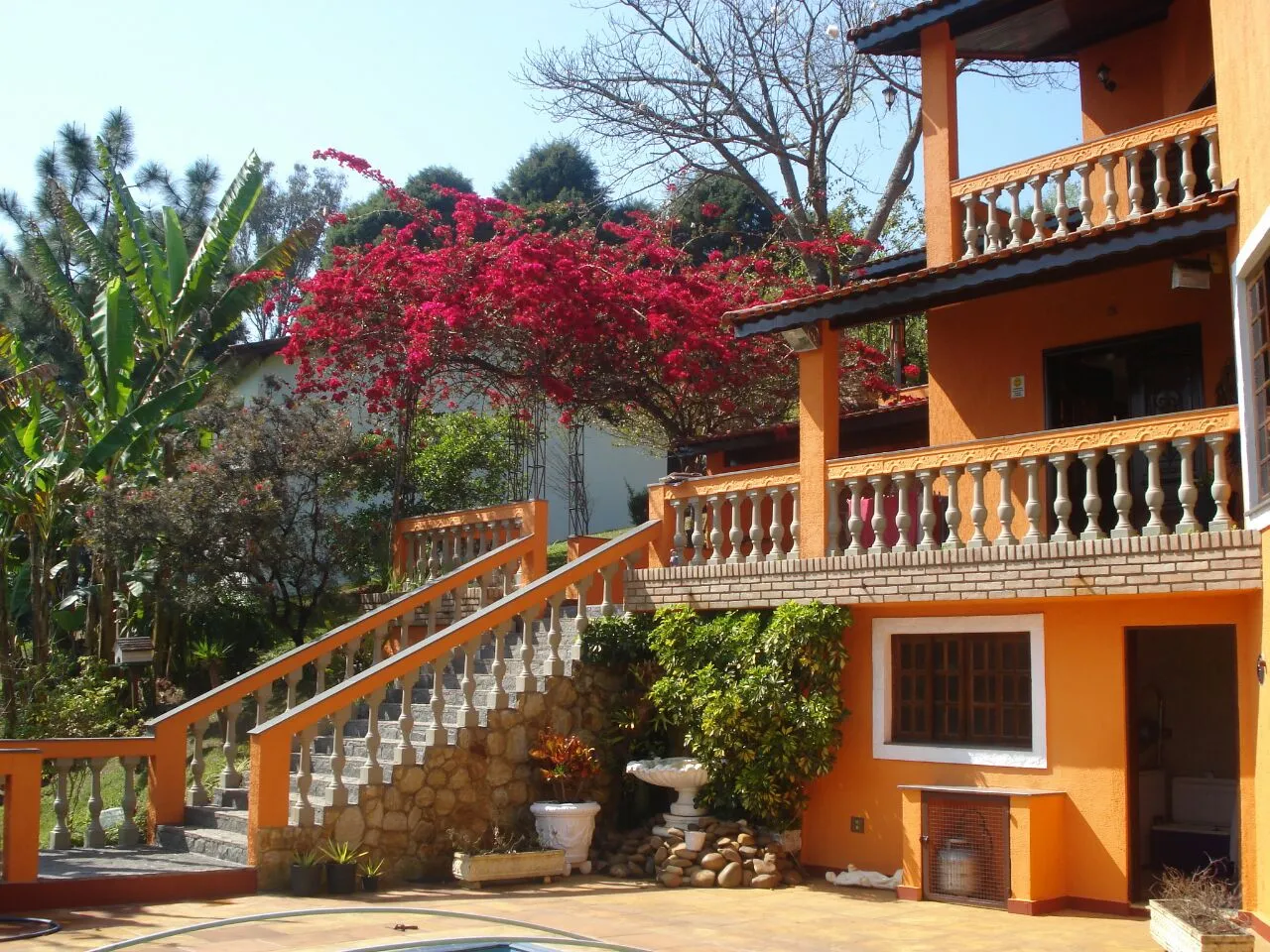 SOBRADO EM CONDOMÍNIO - PISCINA-SAUNA-CHURRASQUEIRA - VILA IPELÂNDIA - SUZANO-SÃO PAULO