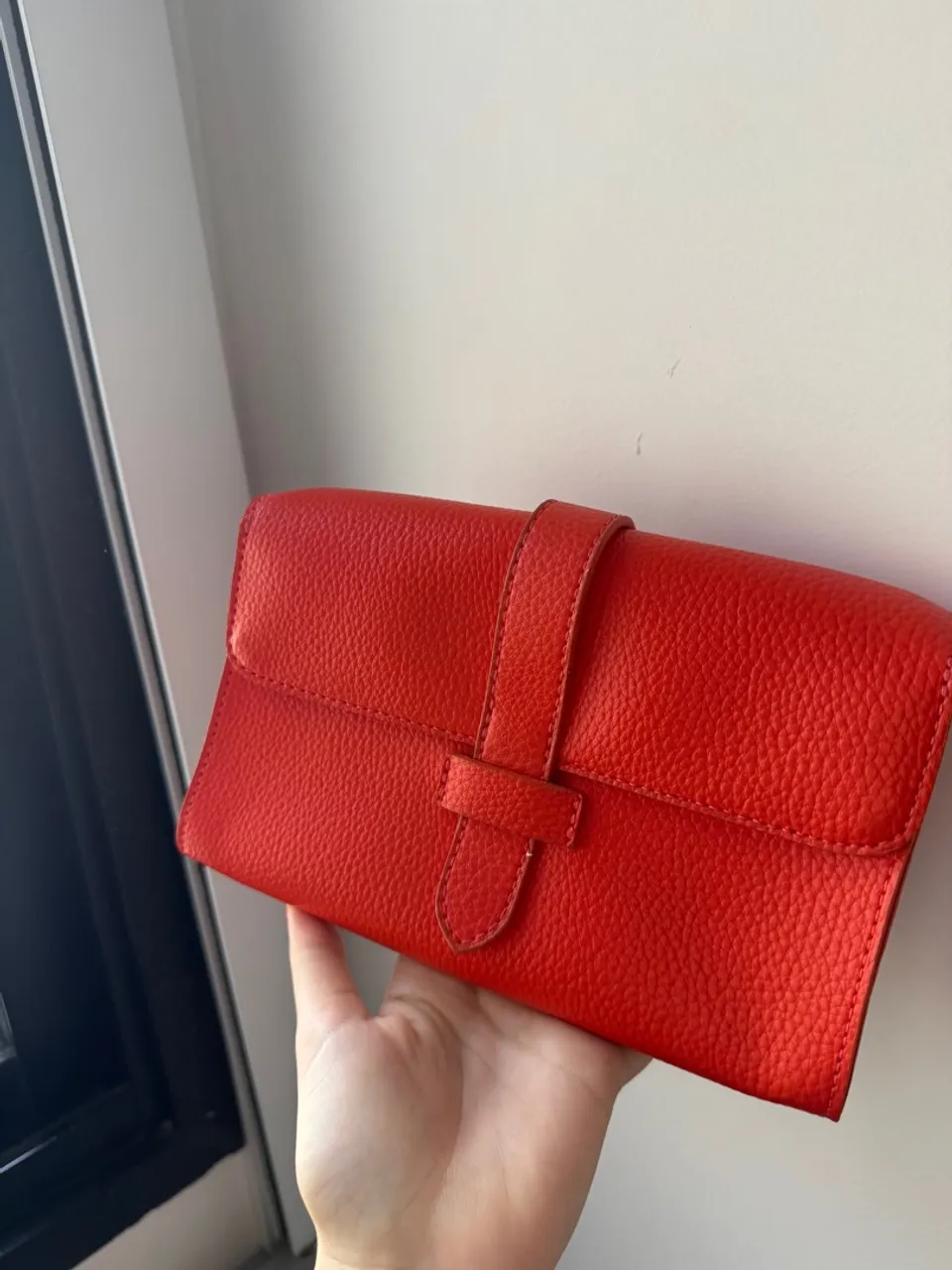 Bolsa laranja envelope da Arezzo