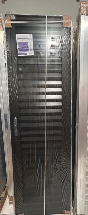 Porta de Alumínio Veneziana black leia a descrição 