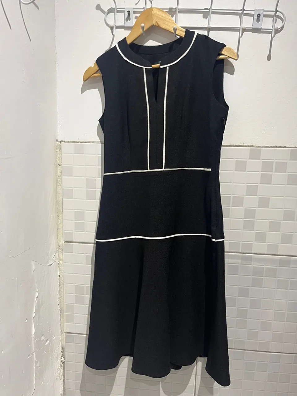 Vestidos elegantes seminovos