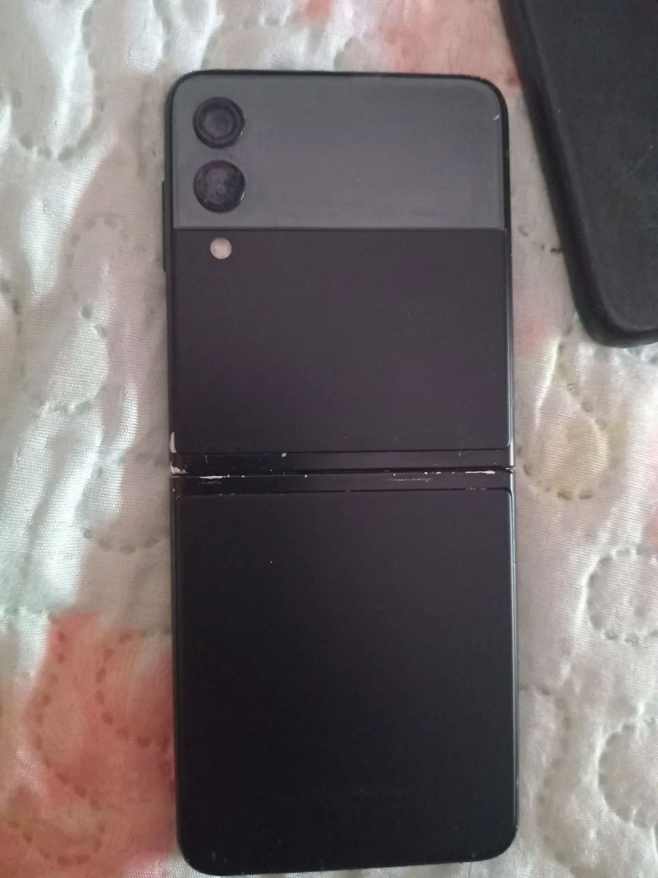 Vendo Samsung zflip 3 com algumas avarias - Foto 3