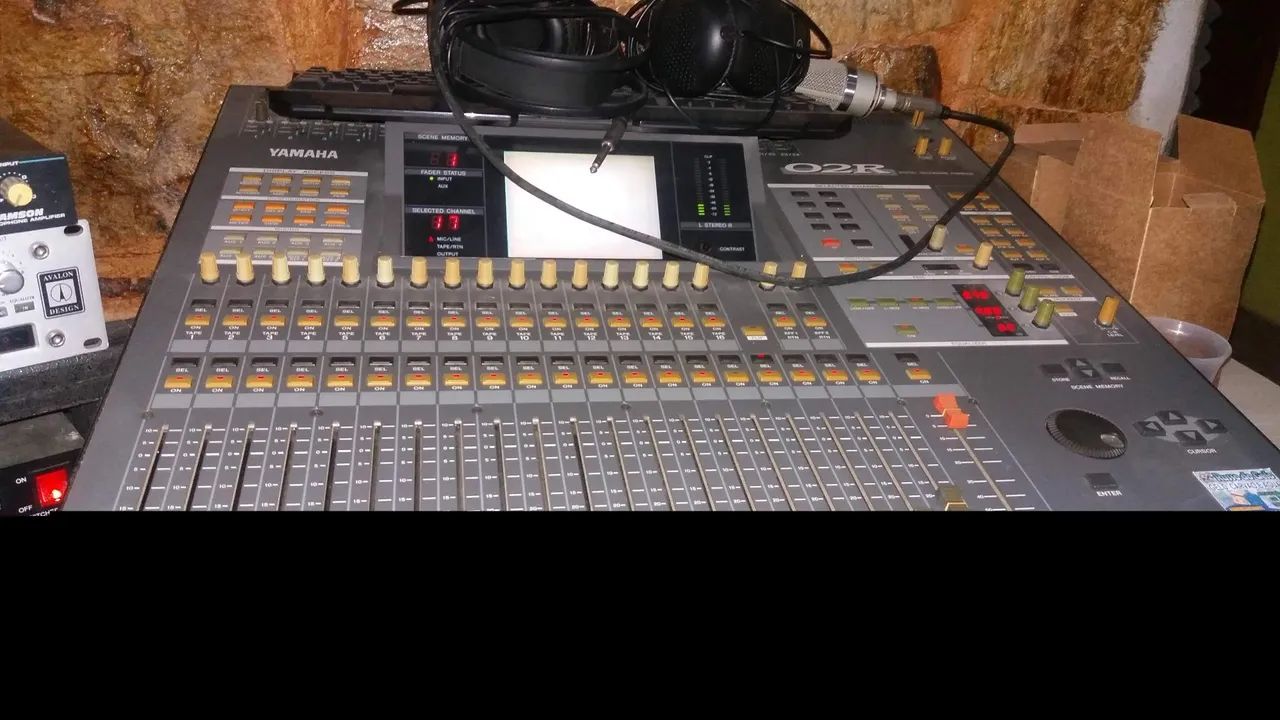 Mesa de Som Digital Yamaha O2R - Equipamentos e Acessórios de Som