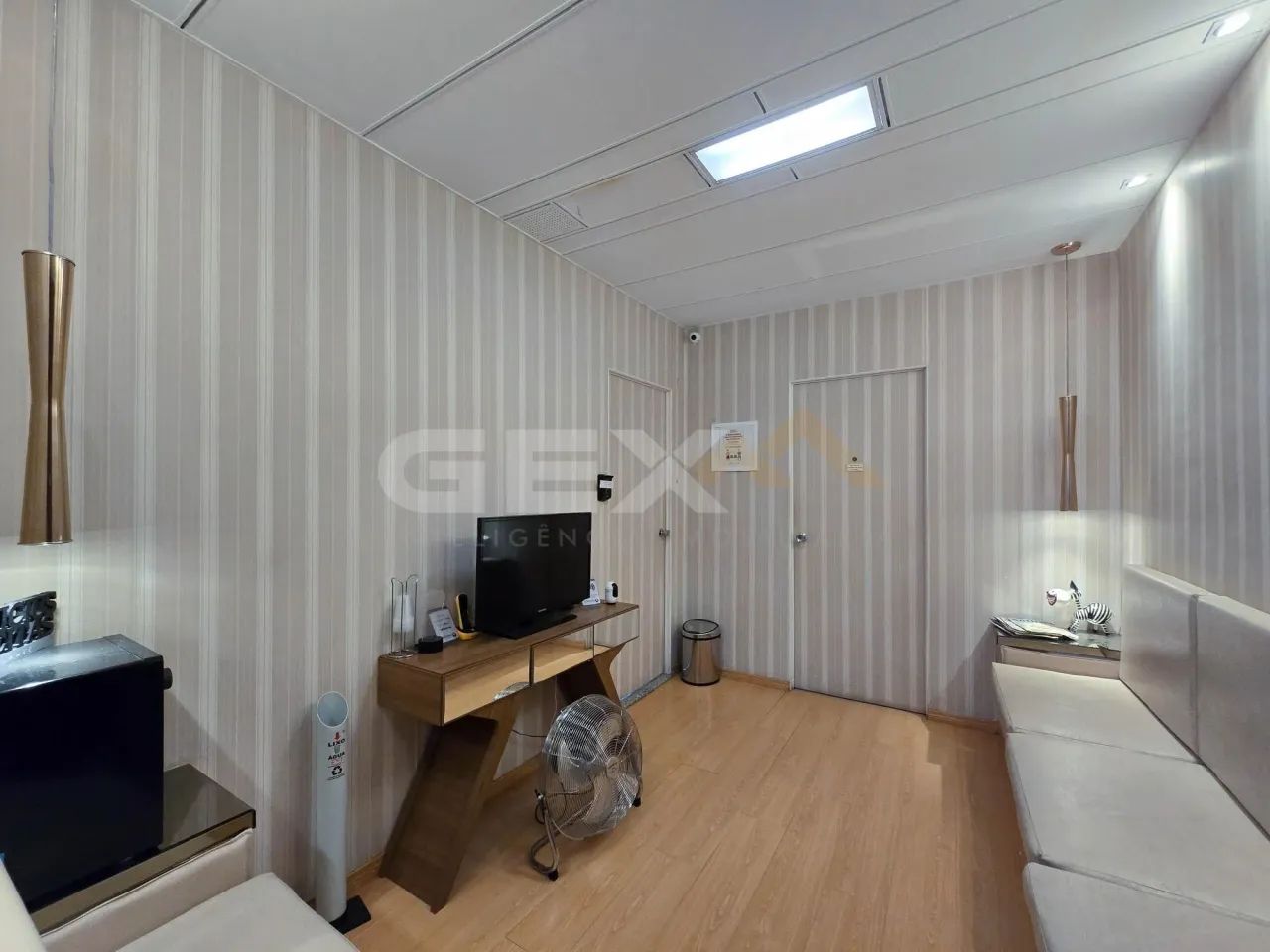 Sala à venda no Centro, recepção, sala de reunião e espaço de atendimento. - Foto 2