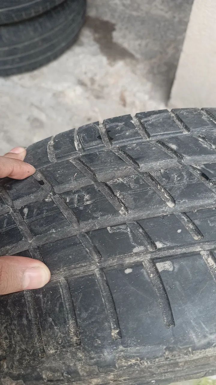 PNEU 215/65 16 PIRELLI SCORPIONS USADO  - Foto 3