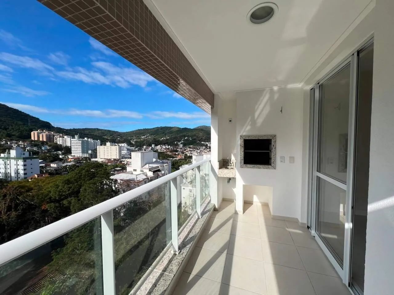 Aluguel | Apartamento 2 quartos (1 suíte)