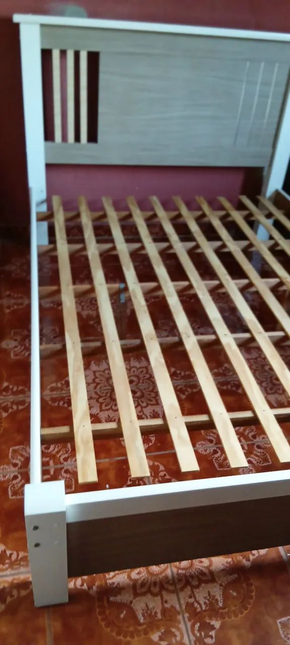 Cama casal padrão reforçada excelente estado 
