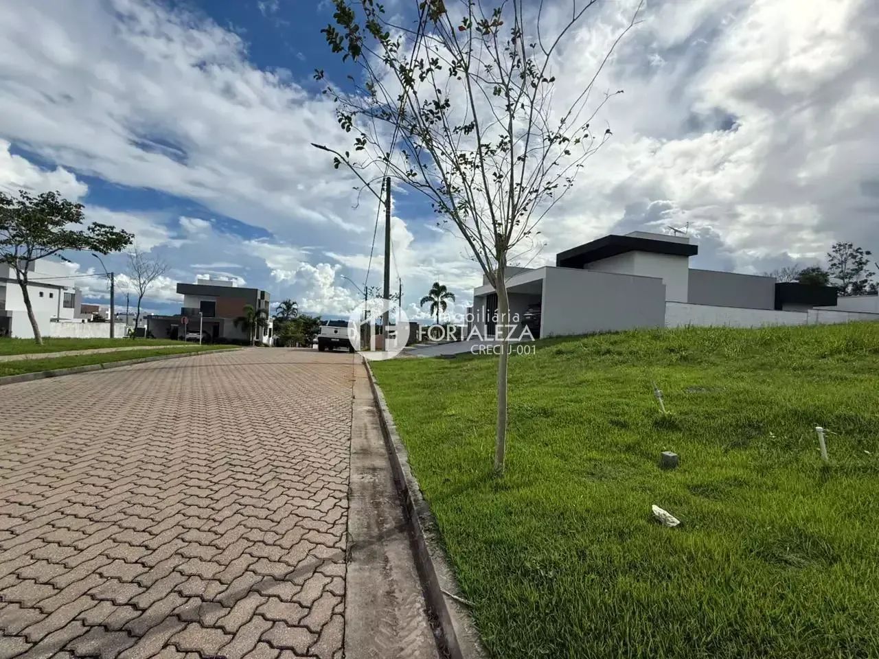 Vendo lote no condomínio Alphaville Chácara Ipê - Rio Branco - AC