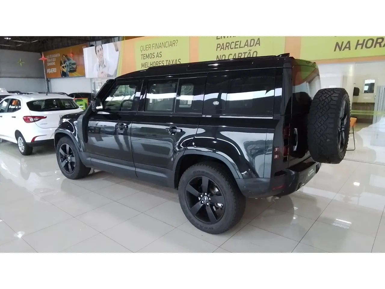 Land Rover Defender 110 2.0 Turbo SE Si4 Aut., foto 4 de 12