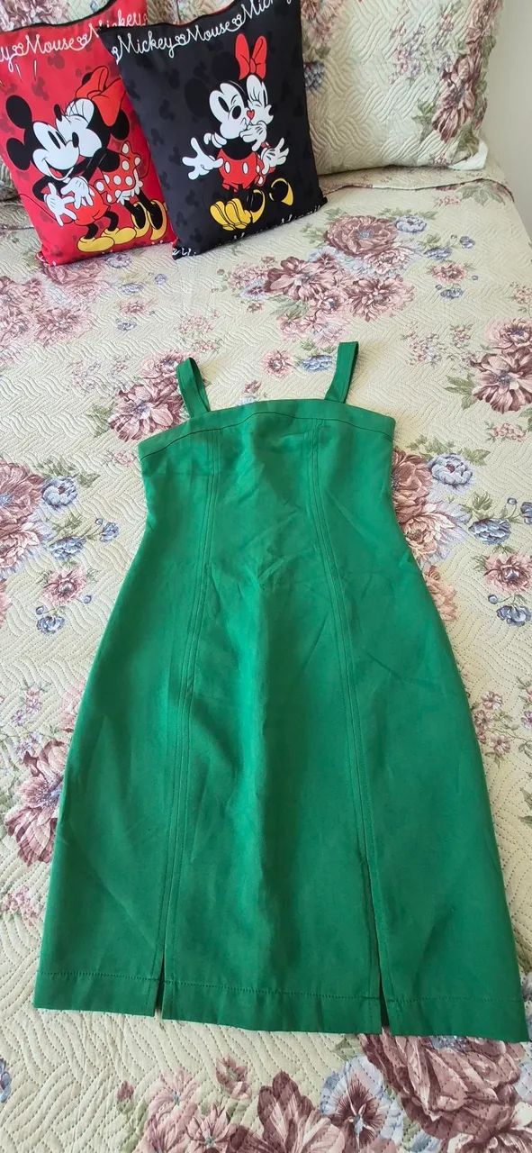 Vendo vestidos seminovos 