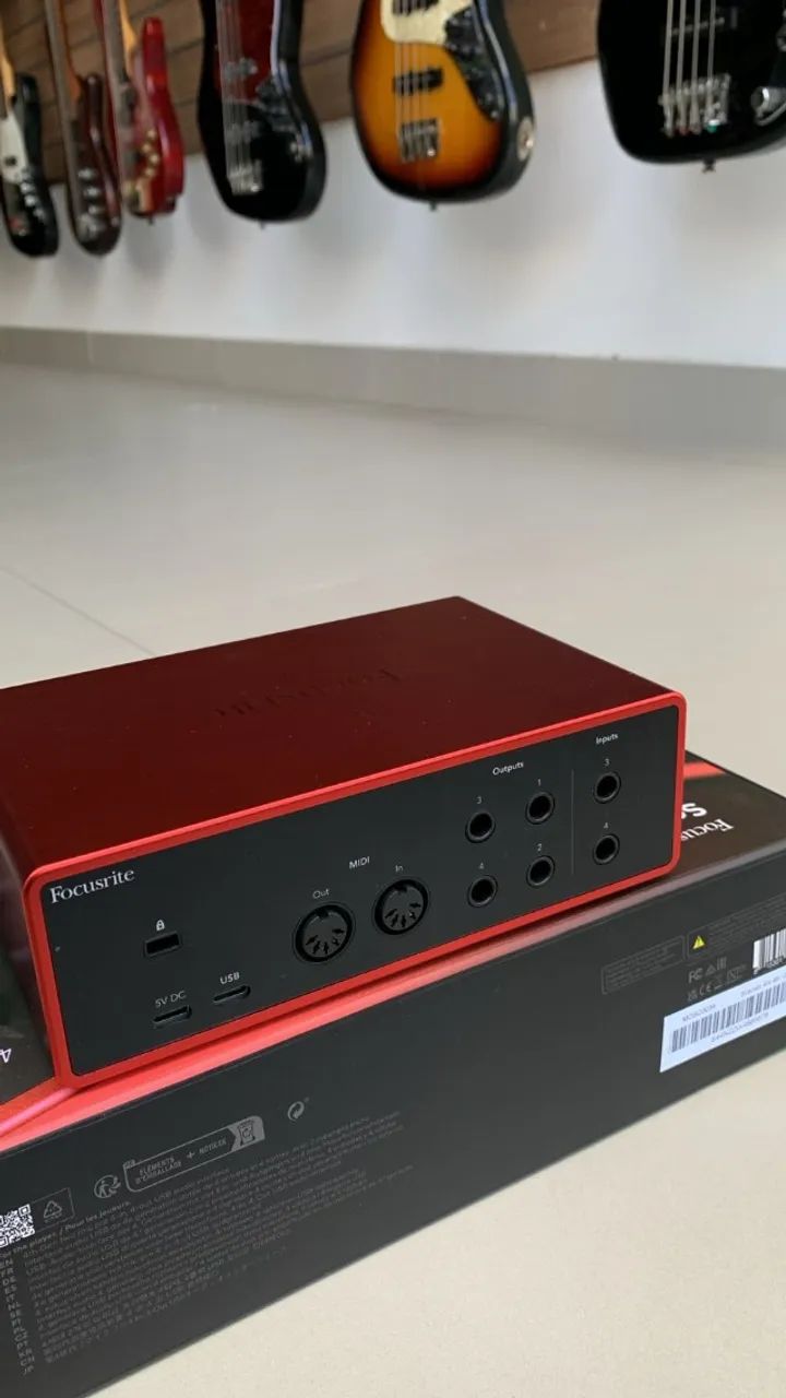 Interface de áudio Focusrite Scarlett 4i4 - Foto 5
