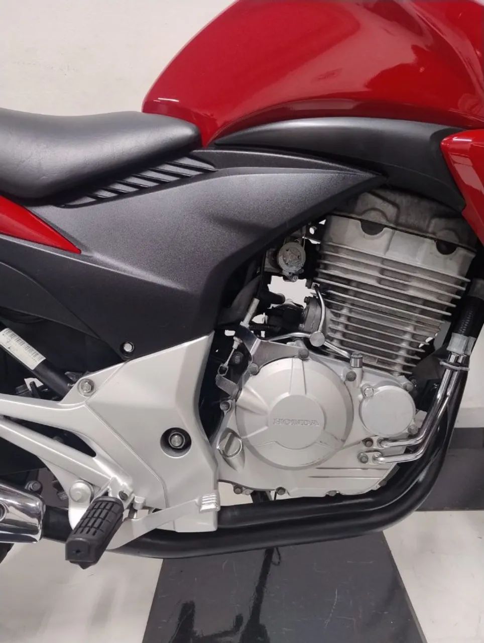 CB 300R 2015 - Foto 3