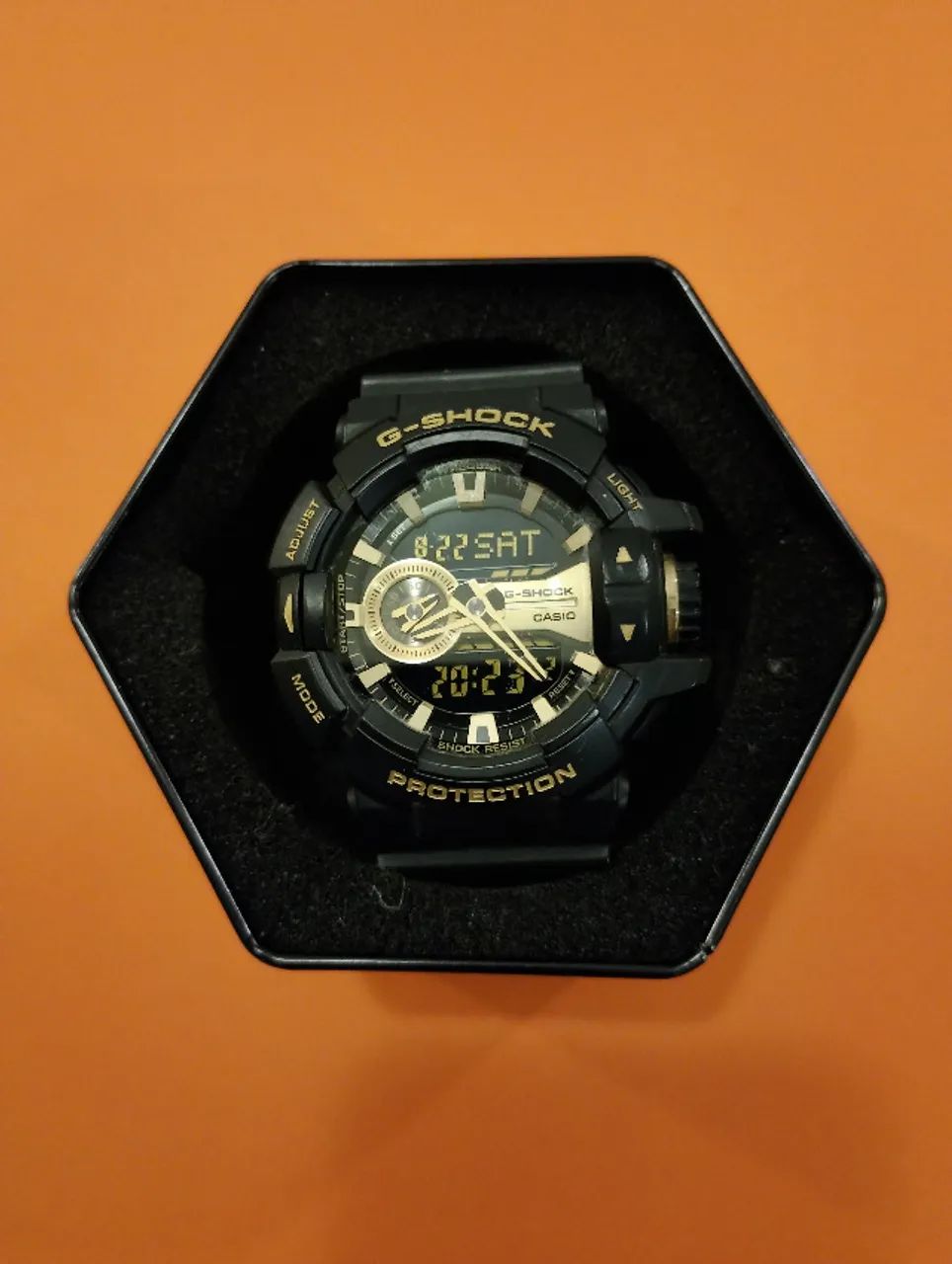 Relógio Casio G-Shock Analógico-Digital GA-400GB Preto e Ouro