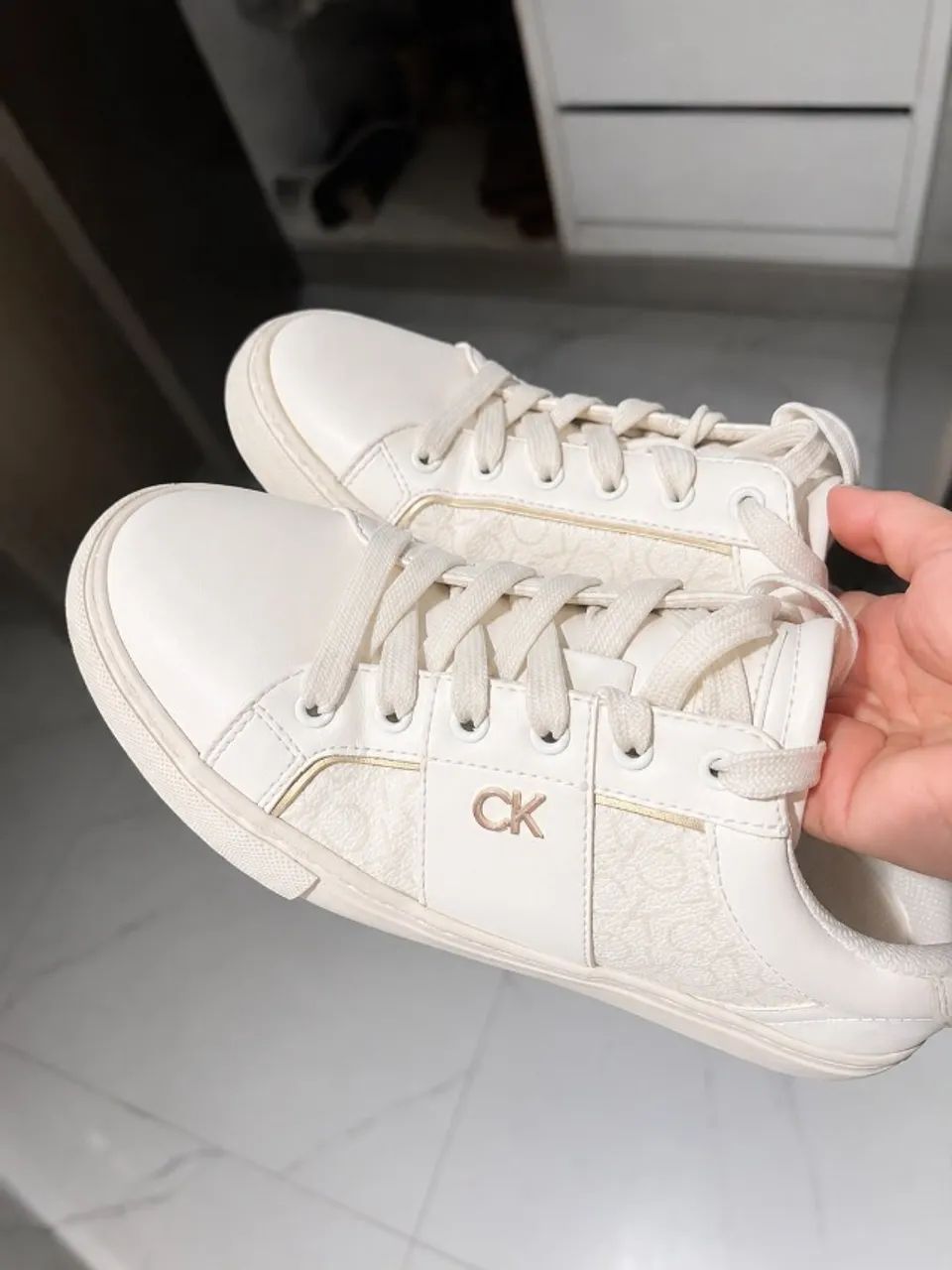 TÊNIS CALVIN KLEIN ORIGINAL À VENDA - Foto 2
