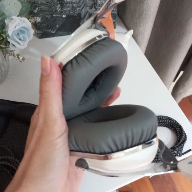 Headphone DJ profissional v-moda crossfade lp1 white pearl impecável com case e acessórios - Foto 5