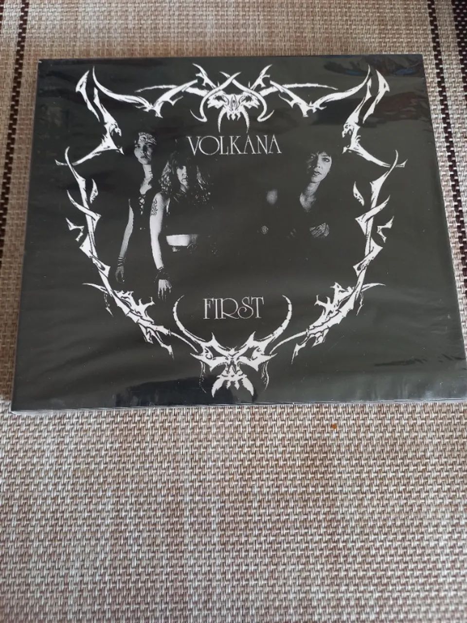 CD Volkana  - First (Lacrado)