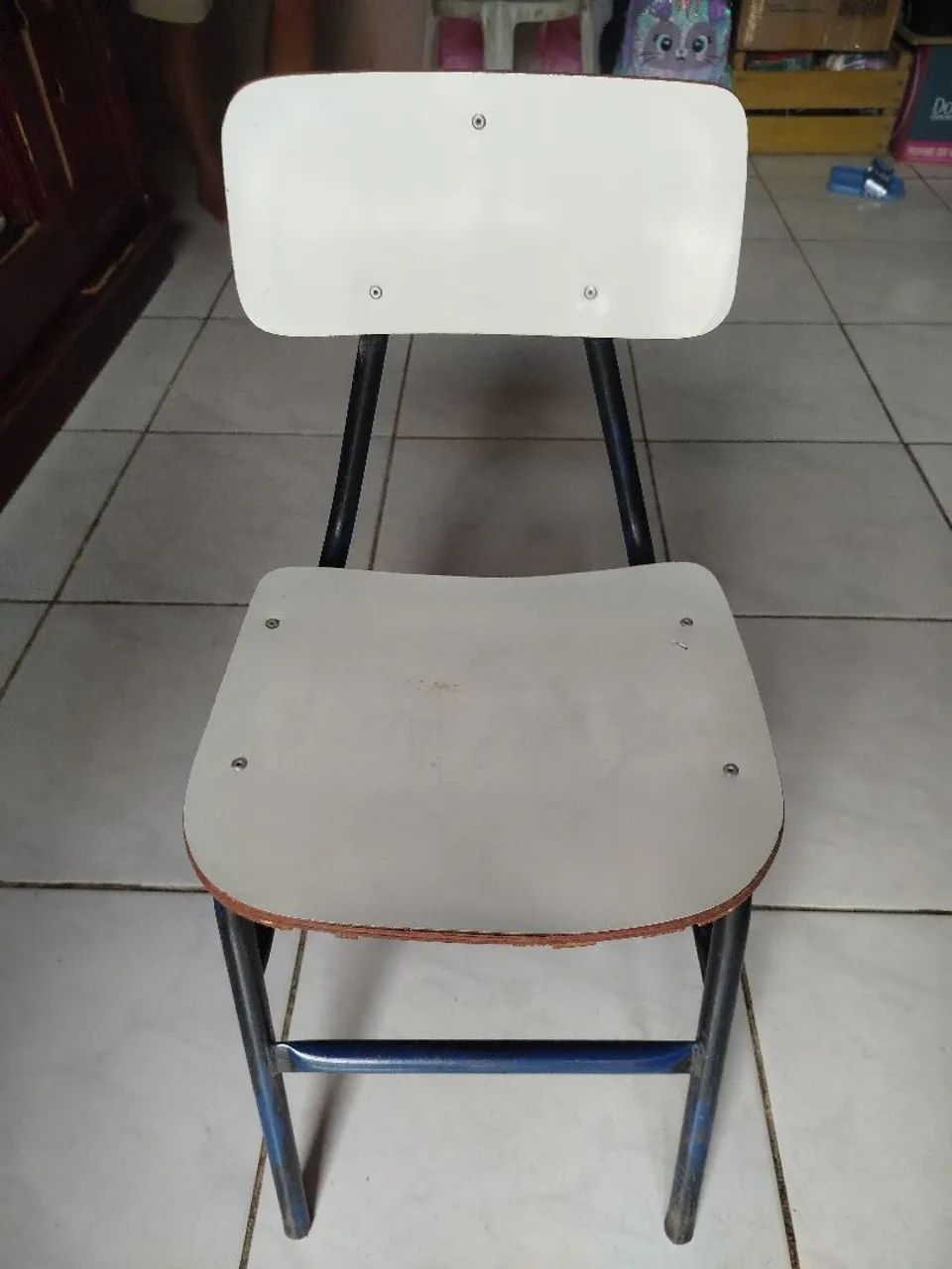 Cadeira infantil para estudo