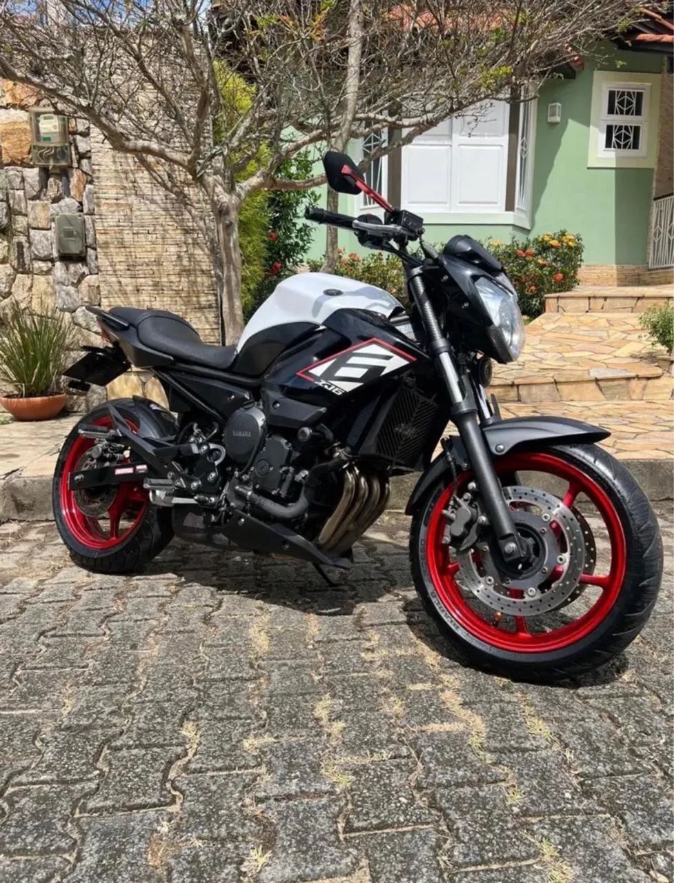 XJ6 2015