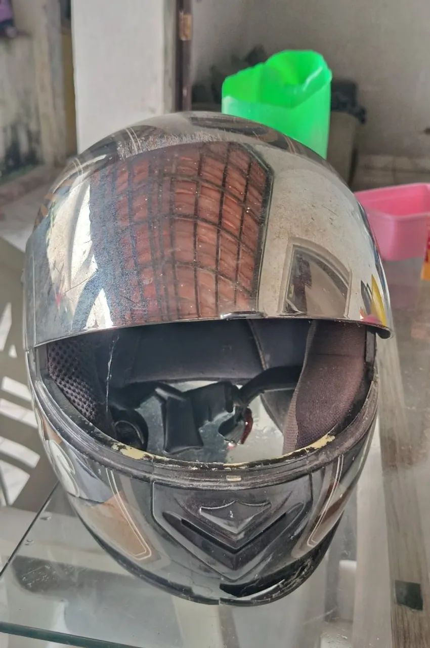 Capacete com viseira espelhada 