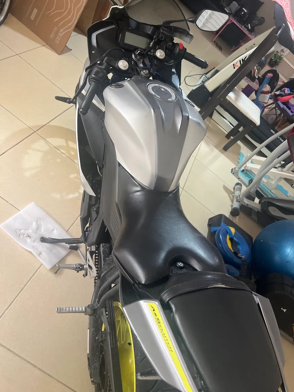 Yamaha R15 2023 - Foto 3
