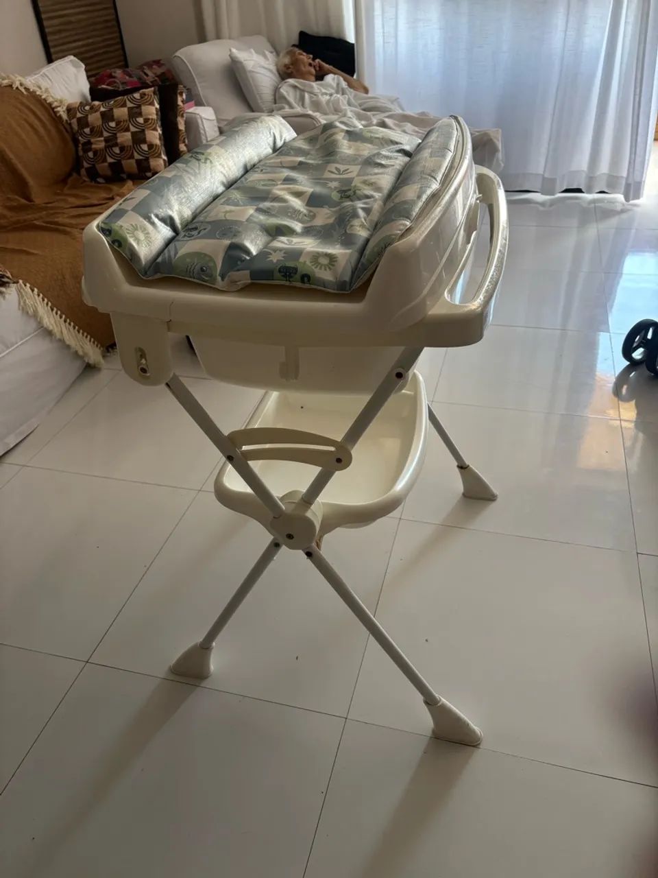Banheira com suporte e trocador - Foto 2