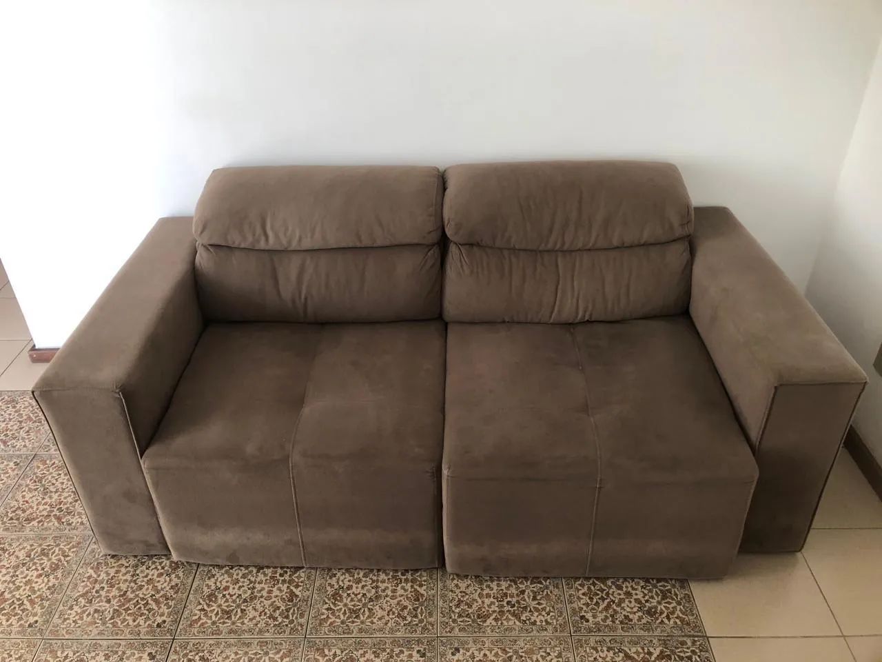 Sofá retrátil 2m - Leia a descrição