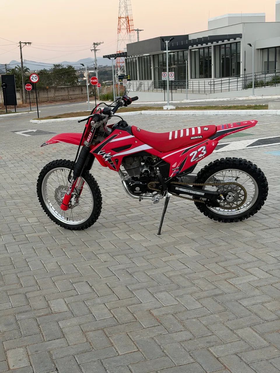 CRF 230F - Foto 3