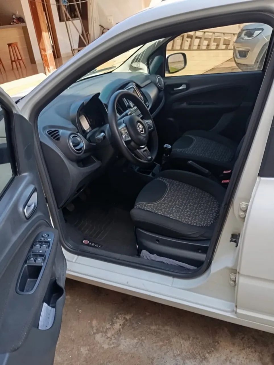 Fiat Uno Evolution 1.4 Fire Flex 8V 5P 2016 - Foto 5