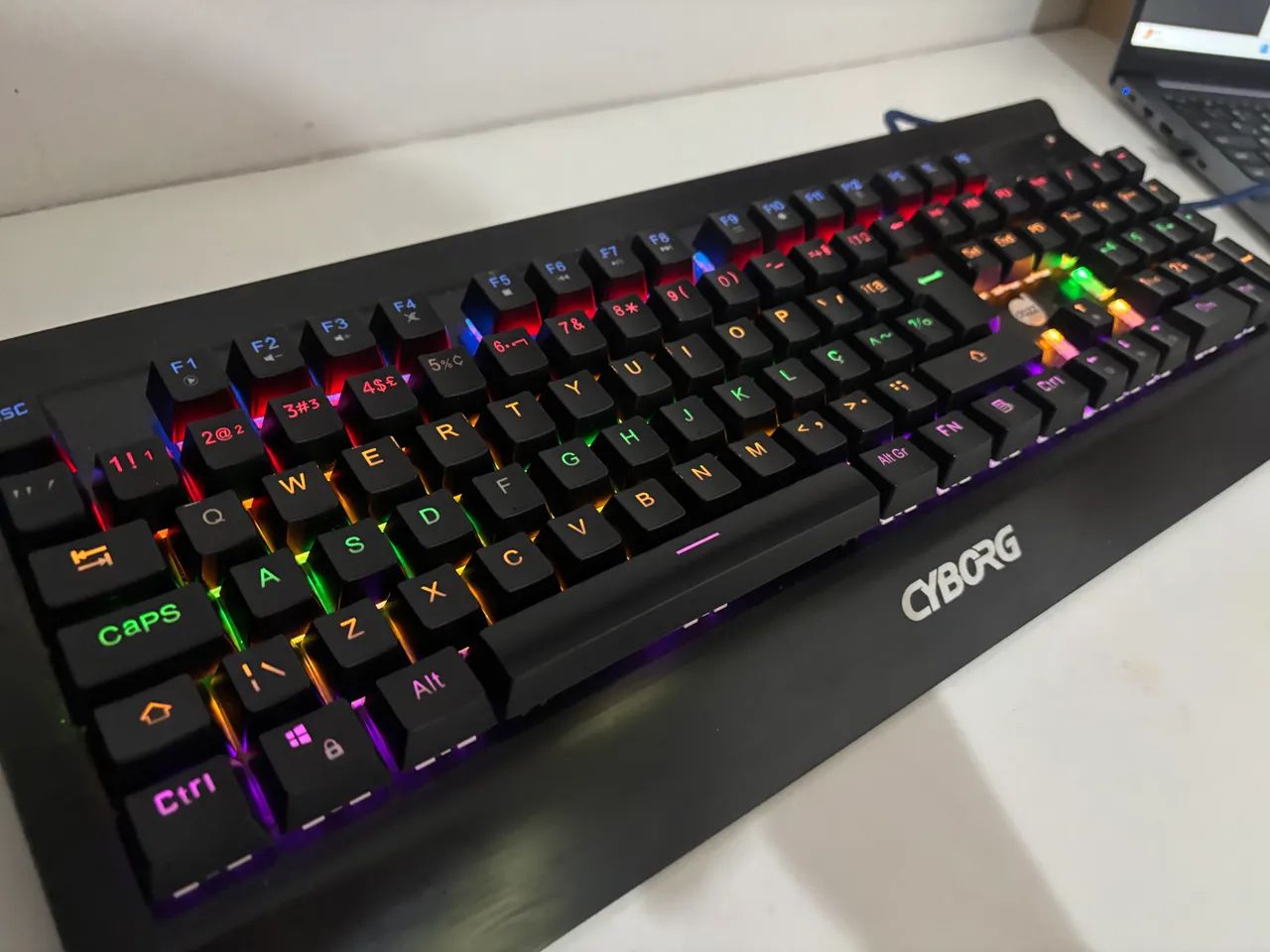 Teclado Mecânico Cyborg Dazz