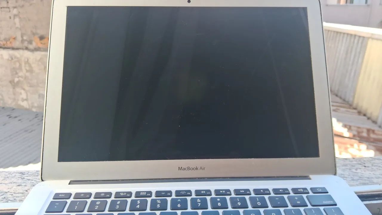 MacBook Air ? 13 polegadas ? Tela Retina 5K ? 256 SSD ? 4Gb de RAM