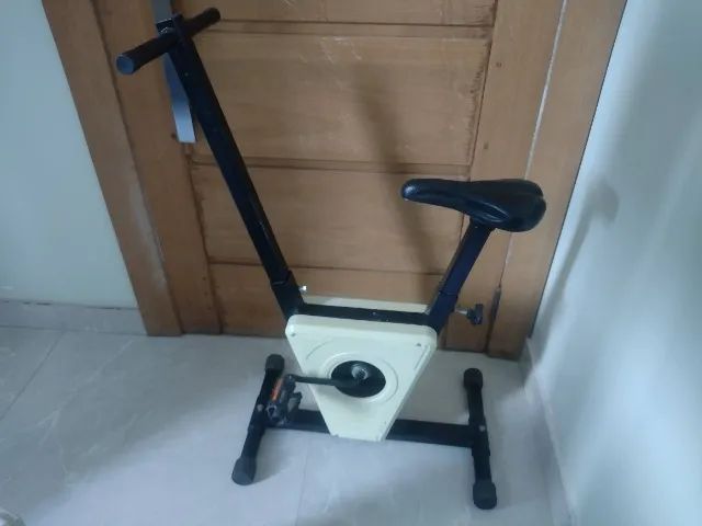 Bicicleta ergométrica manual