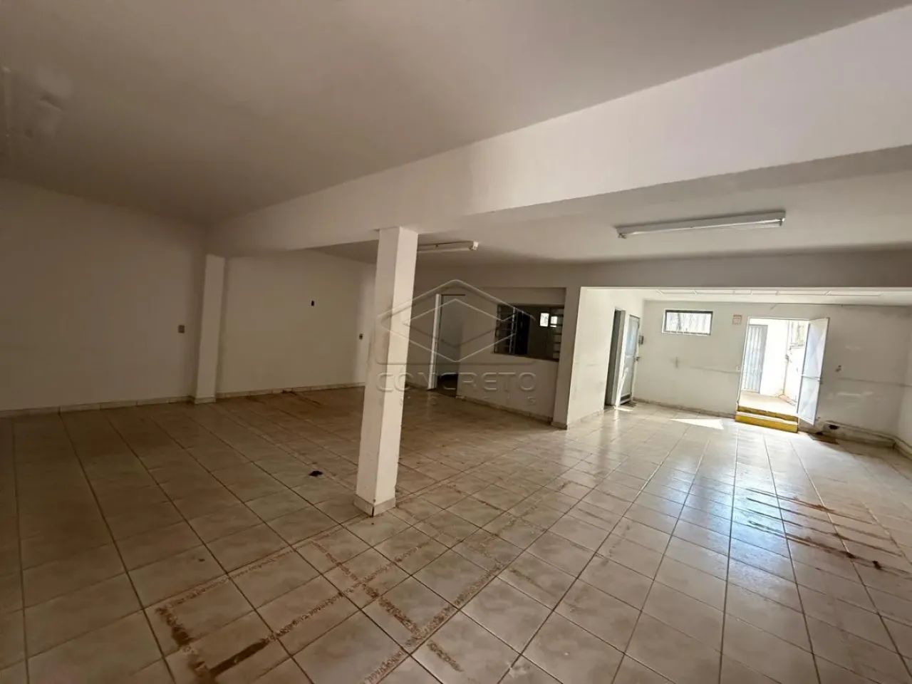 Salão Comercial, cerca de 600m², ótimo para pequenas distrinuidoras - Foto 3