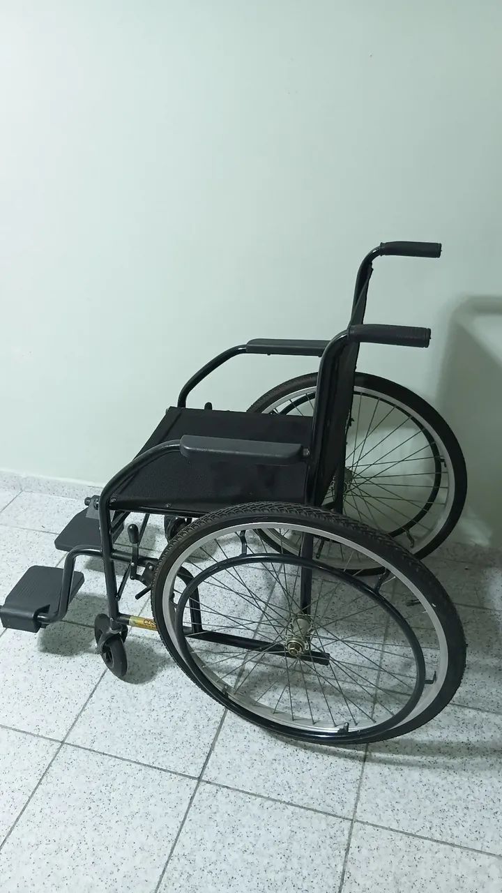 Cadeira de rodas - Foto 3